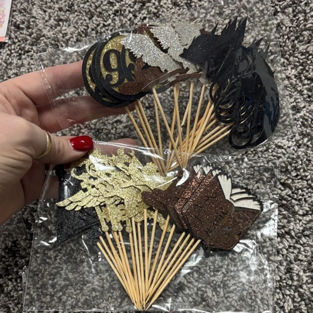36 Harry Potter Themed Cupcake toppers